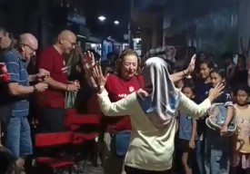 Wisatawan Spanyol Nikmati Musik Patrol dan Water Coren di Pasar Tanjung Jember
