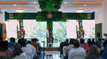 KH Aqil Siradj Beri Kuliah Umum di Unisda Lamongan