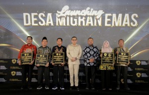 Menteri PPMI Luncurkan Desa Migran Emas di Kabupaten Gresik