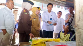Dirut Bulog Tinjau Penyaluran Beras SPHP di Kediri, Jaga Stabilitas Harga Pangan