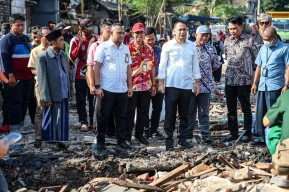 Eri Cahyadi Tinjau Normalisasi Sungai dan Pelebaran Jalan Tambang Boyo-Pacar Keling