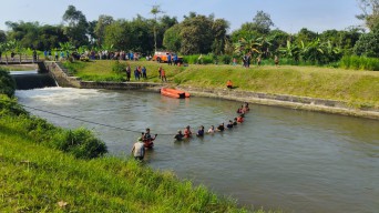 Bocah di Blitar Tenggelam Saat Ambil Sandal di Sungai