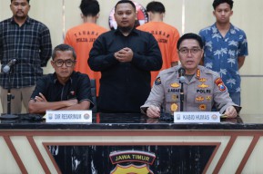 Peras Kepala Dinas Pendidikan Jatim, 2 Mahasiswa Surabaya Ditangkap Polda Jatim