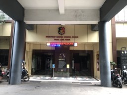 Gubernur Jatim Khofifah Diperiksa KPK di Polda Jatim
