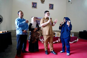Mas Dhito Minta Peran Aktif Ketua RT-RW Tangani Persoalan di Masyarakat