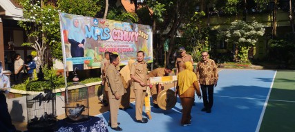 MPLS di Lamongan Ditandai Pelepasan Burung dan Pemukulan Gong