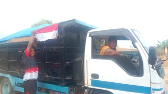Warga Prambontergayang Tuban Kibarkan Merah Putih, Bantah Tren Bendera One Piece