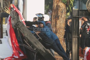 Diamnya Pemerintah Daerah dan Polri, Alasan Dibalik Kericuhan Demo di Surabaya