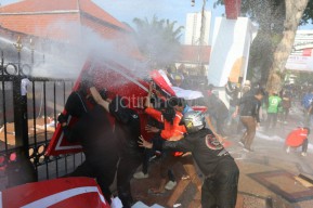 Aksi Unjuk Rasa di Sejumlah Daerah Juga Berlangsung Ricuh