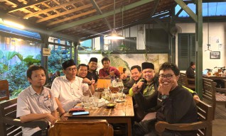 Diskusi Akrab, Irwan Setiawan dan FJN Bahas Peran Strategis Media