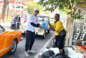 Rayakan Kemerdekaan, Pecinta VW Surabaya Sidoarjo Berbagi Sembako