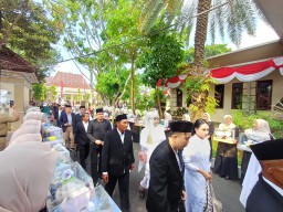 Bupati Lamongan Ngunduh Mantu 31 Pengantin Isbat Nikah