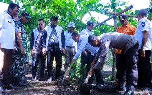 Unitomo Dorong Desa Wisata Aman Bencana di Probolinggo Lewat Expo KKN