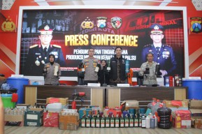 Polres Kediri Kota Ungkap Penjualan Miras Impor Palsu