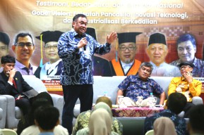 Rachmat Gobel Bahas Pancasila, Teknologi, dan Industrialisasi Berkeadilan di Unair Surabaya