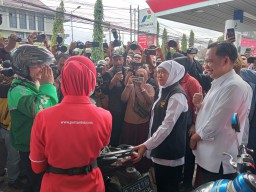Pastikan Pasokan BBM Aman, Gubernur Khofifah Sidak SPBU di Jember