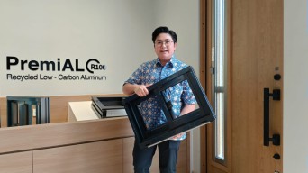 Showroom TOSTEM Surabaya Resmi Dibuka