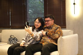 Momen Mas Dhito dan Mbak Cicha Kedatangan Guru-guru SMAN 82 Jakarta
