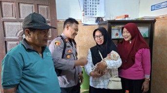 Bayi Laki-laki Ditemukan di Teras Rumah Warga Kediri, Tangisan Sempat Dikira Kucing
