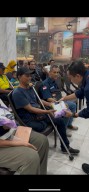 Lita Machfud Arifin Salurkan Sembako pada Komunitas Difabel Surabaya