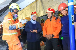 Bangunan Ponpes Al Khoziny Sidoarjo Ambruk, Pemprov Jatim Buka Crisis Center