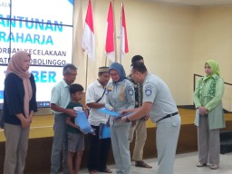 Jasa Raharja Santuni Karyawan RS Bina Sehat Jember, Korban Laka Bus Probolinggo