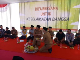 Warga Balun Gelar Doa Bersama Sambut Traffic Light JLU Lamongan