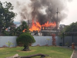 Dua Rumah di Dupak Timur Surabaya Terbakar, Satu Orang Tewas