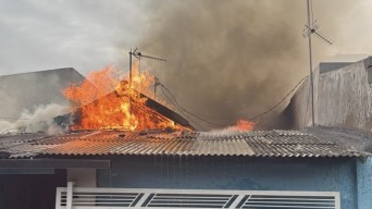 Kebakaran Rumah Kontrakan di Dupak Surabaya, Diduga Akibat LPG Bakso Bocor