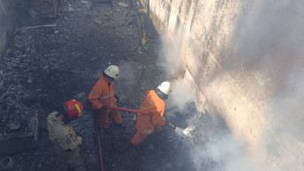 Rumah di Wonokitri Terbakar, DPKP Surabaya Terjunkan 11 Kendaraan Pemadam