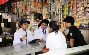 Mahasiswa Akuntansi UNAIR Sabet Juara di Kompetisi QRIS Jelajah Indonesia