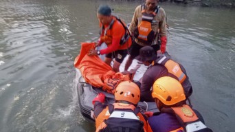 Pria Lompat ke Sungai Jagir Surabaya Ditemukan Meninggal Dunia