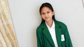 Lala dari Manggarai Barat Raih KIPK di Unusa