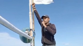 Demo Tolak Tambang Migas, Nelayan Kangean Kejar Kapal Diduga Milik PT KEI