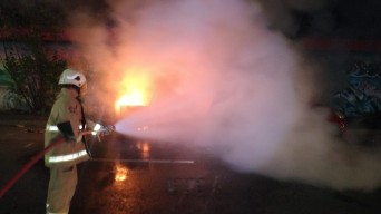 Mobil Honda Brio Terbakar di Surabaya, Diduga Ini Penyebabnya