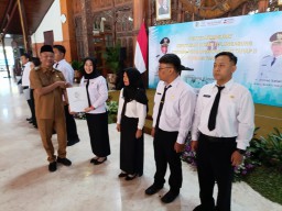 Bupati Tulungagung Serahkan Petikan SK PPPK, Ini Pesannya