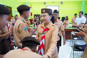 Mbak Cicha Berangkatkan 20 Kontingen Prestasi Pramuka Penegak Jatim 2025