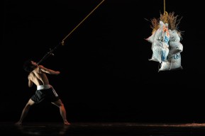 Sawung Dance Gugah Kesadaran Lewat Gerak di Surabaya