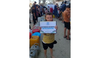 Solidaritas untuk Gaza, Teman Baik Salurkan Air di Tengah Krisis