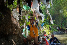 Aktivis Lingkungan Bergerak, Selamatkan Sungai Bondowoso dari Cengkraman Plastik