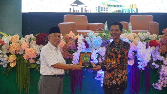 Unisda Lamongan Gelar Kuliah Umum Bahas Pentingnya Literasi Media