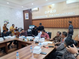 Bupati Tulungagung Berjanji Membawa Masalah Warga ke DPR RI