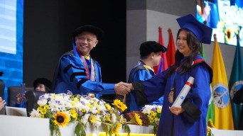 Petra Christian University Lahirkan Global Socioleader di Wisuda ke-88
