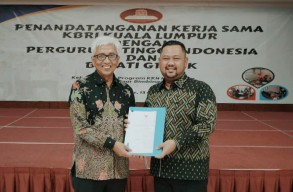 Pemkab Gresik Jamin Perlindungan Hukum Anak Pekerja Migran di Malaysia