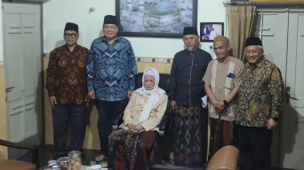 Chairul Tanjung Sowan ke Lirboyo, Janji Kembalikan Nama Baik Pesantren