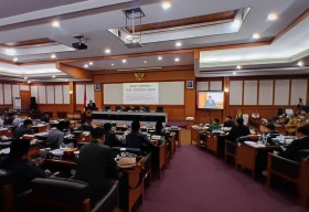 DPRD Gresik Sahkan Lima Perda Baru, Propemperda 2025 Alami Perubahan