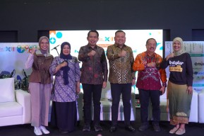 Peduli Pendidikan, Bupati Gus Fawait Raih Mohamad Syafei Award 2025