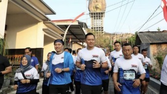 Menko AHY dan Kang Giri Ikut Merdeka Run di Monumen Reog Ponorogo