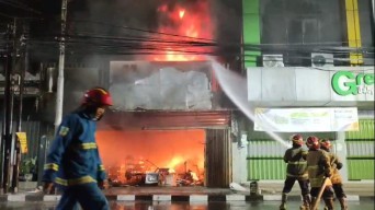 Toko Gerabah di Jalan Dhoho Kediri Ludes Terbakar