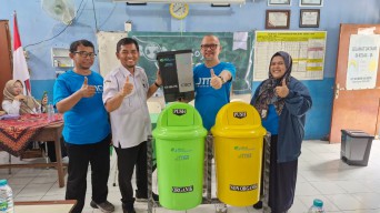 Karyawan BPJS Ketenagakerjaan Gresik Gelar Employee Volunteering Bertajuk Go Green